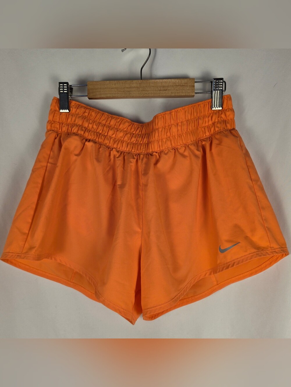 Nike One Dri-FIT Mid-Rise Brief-Lined Shorts Orange Size Small